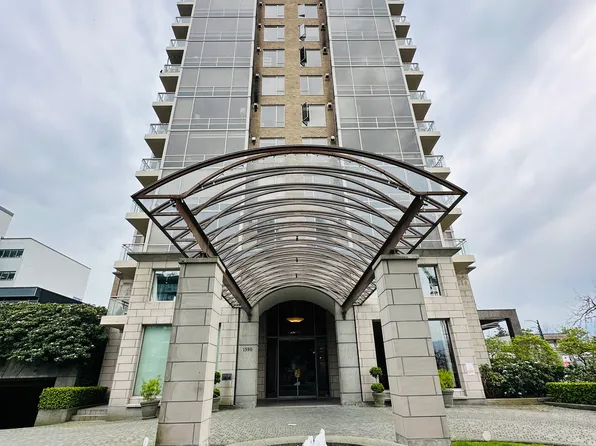 1590 W 8th Ave #1603, Vancouver, BC V6J 4R8