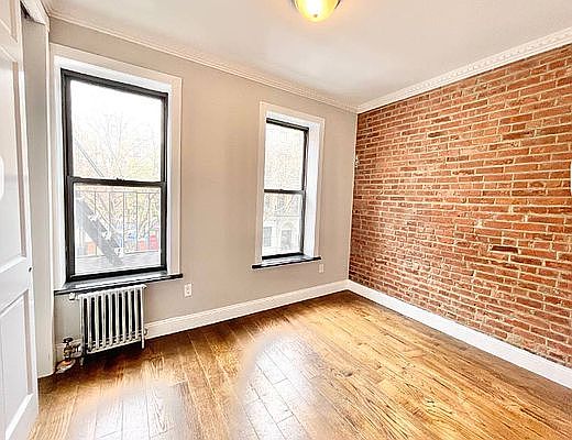 1st image of 527 E 5th St APT 2