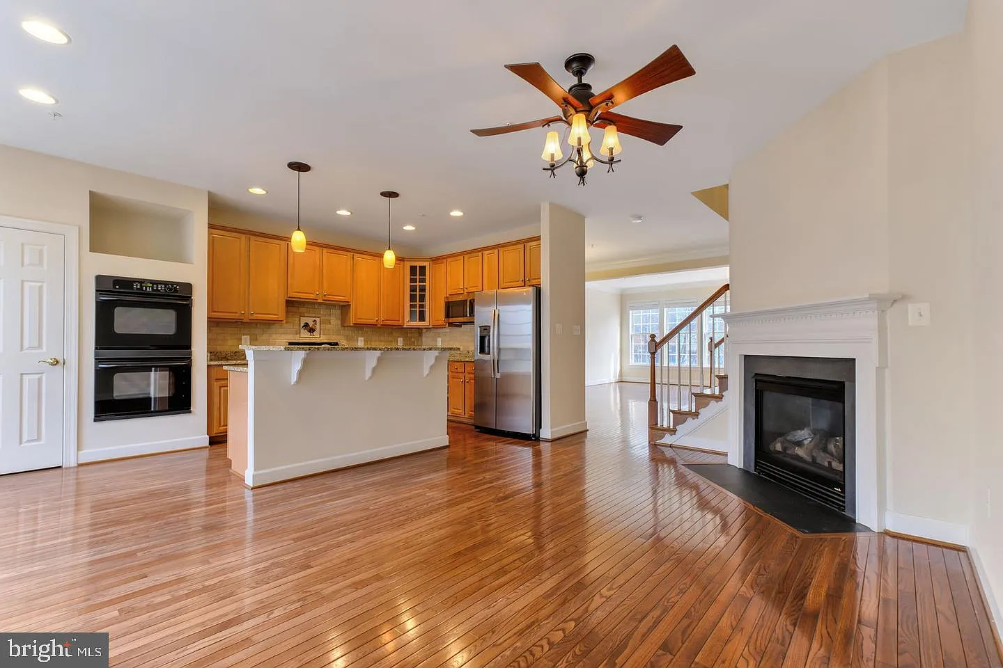 4 bed, 3.5 bath, 2124 sqft, $3,980 — Photo 1