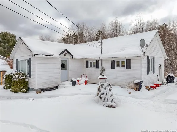 42 Lauvina Rd, Burton, NB E2V 3X6
