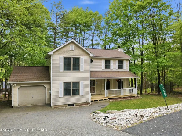 2327 Woodcrest Dr, East Stroudsburg, PA 18302