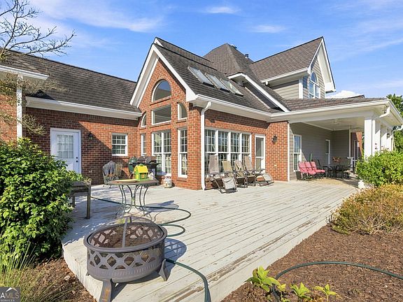 4th image of 329 Willow Lakes Ln