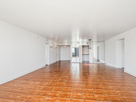 5th image of 777 Bayshore Drive #1404