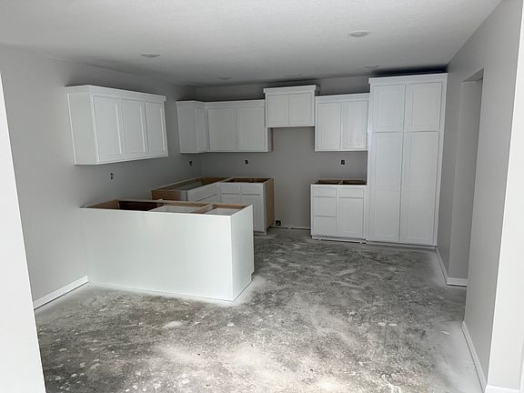 4th image of 412 Anderson St