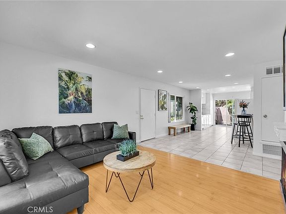 2nd image of 2142 W Liverpool Ln