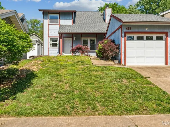 429 Far Hill Dr, Ballwin, MO 63021