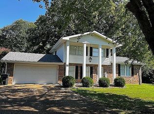 689 Springwell Ln, Paducah, KY 42001