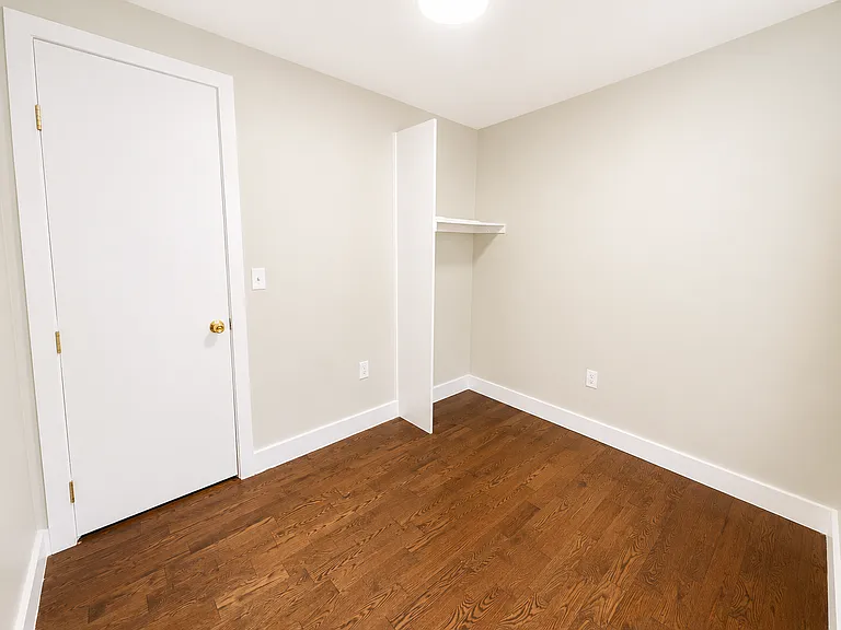 160 Alexander St #2 — Photo 13