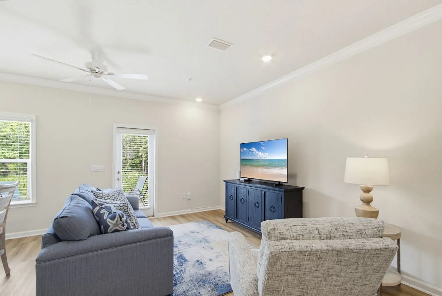 3 bed, 3.0 bath, 1431 sqft, $2,762 — Photo 3