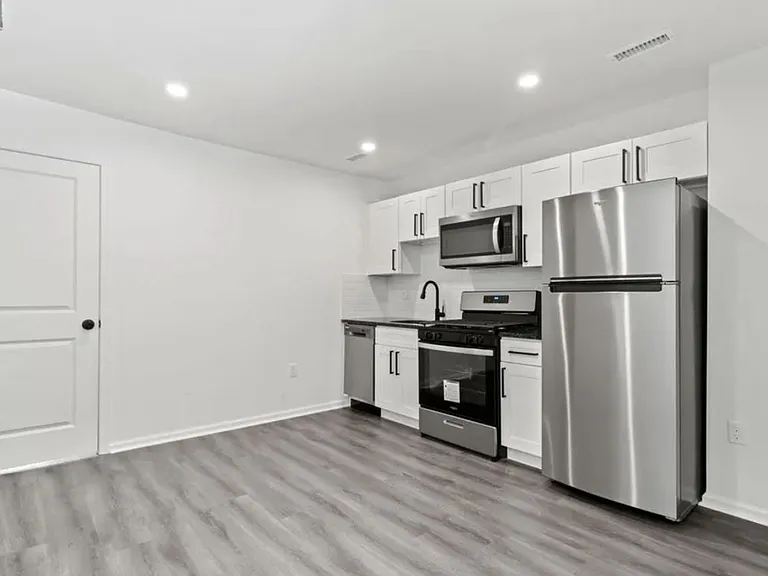 4149 Lancaster Ave — Photo 4