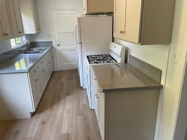 1st image of 322 W H St
