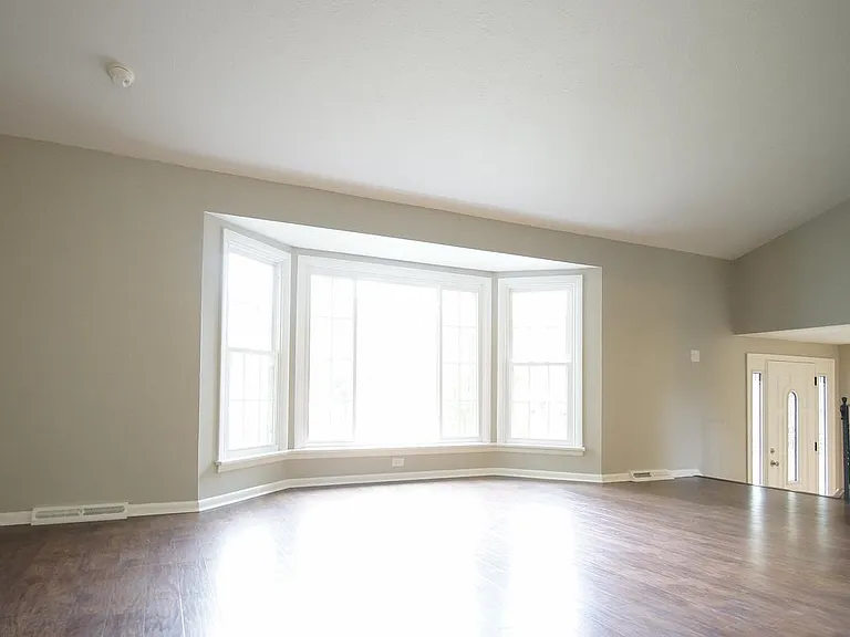 31049 S Woodland Rd — Photo 2