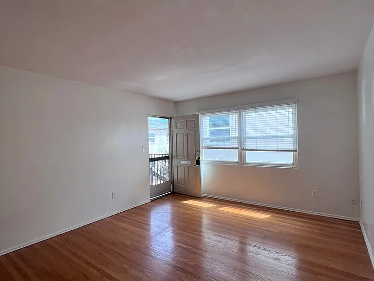 4720-34 Wilson Ave #4726 — Photo 7