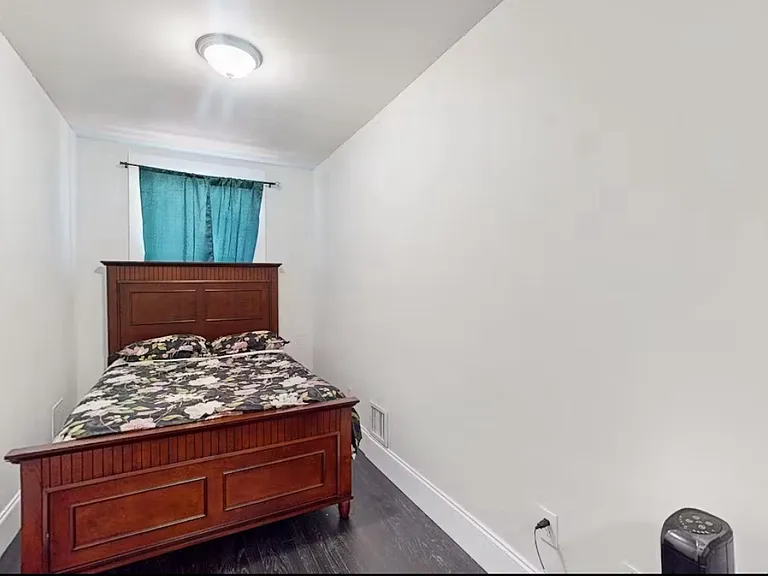 20 N Clinton St — Photo 17