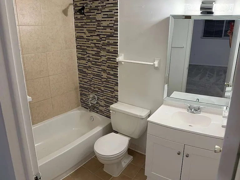 1000 Lake Of The Woods Blvd #H205 — Photo 11