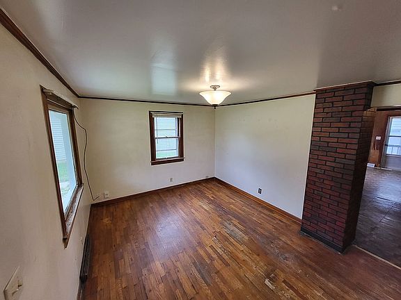 2nd image of 1531 N Oak Grove Ave