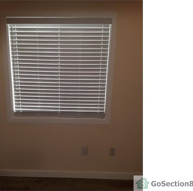 1st image of 1103 W 64th St APT 206