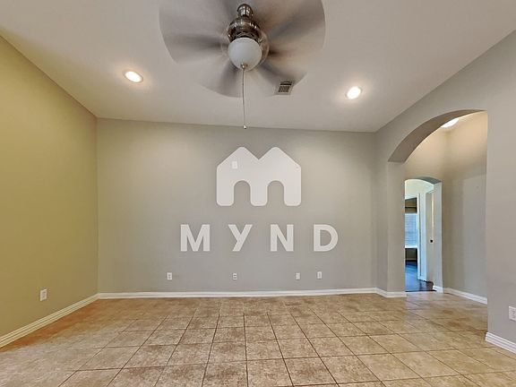 4th image of 2810 Lost Field Ln