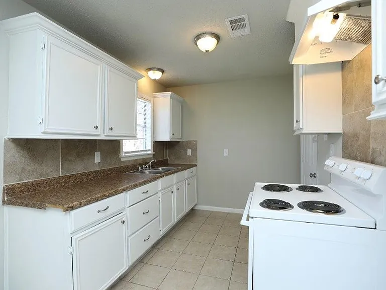 10322 Cathedral Dr — Photo 13