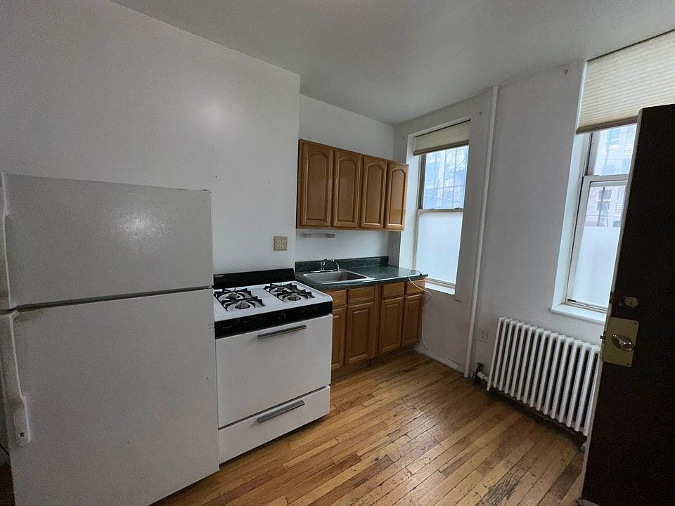 1st image of 133 Meserole St APT 1B