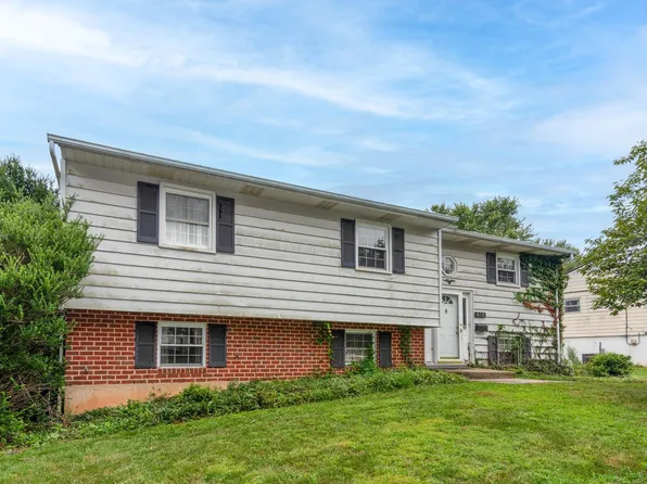 812 Suburbian Rd, Reisterstown, MD 21136