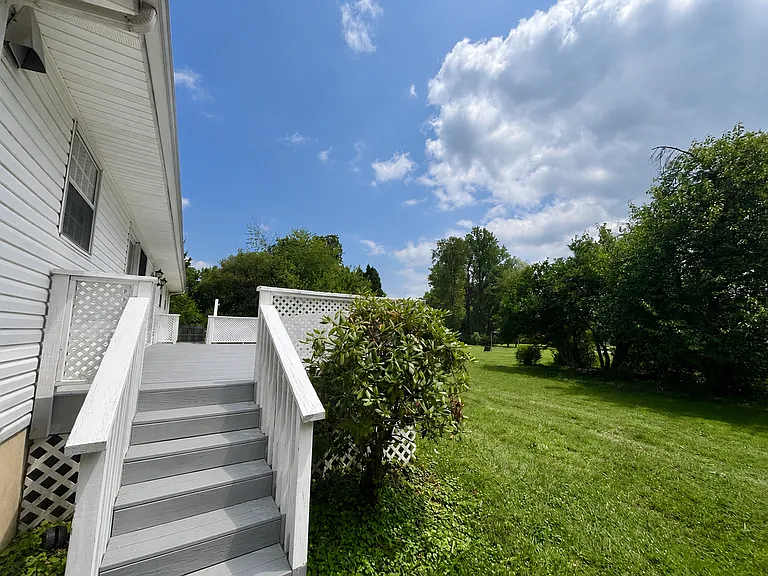 2410 Magnolia Dr — Photo 16
