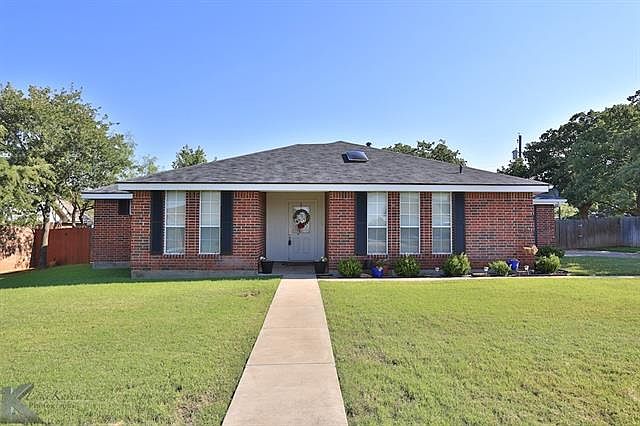 1st image of 1102 Woodland Dr