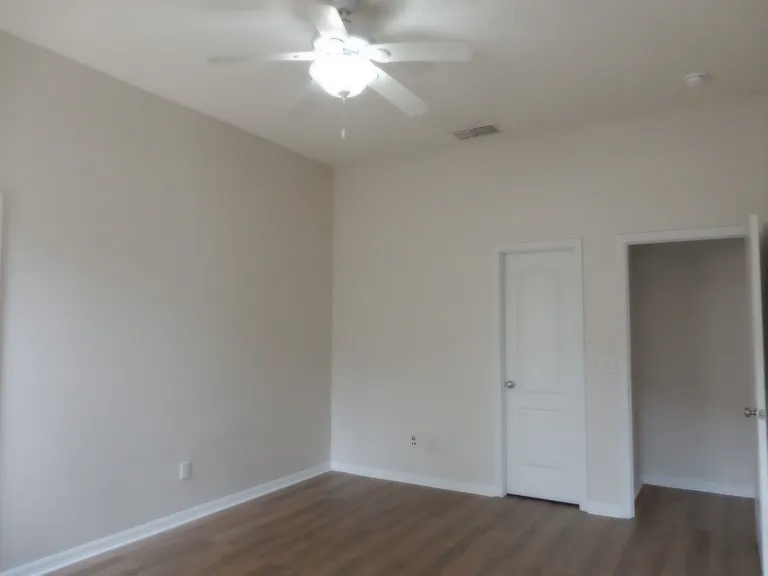 902 Cherry Valley Way — Photo 8