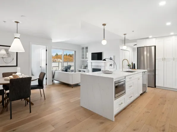 5790 East Blvd #402, Vancouver, BC V6M 4M4