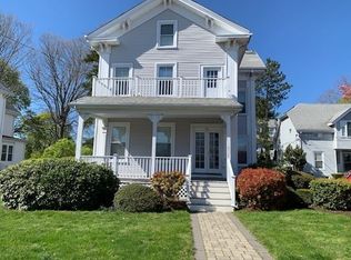 25 Pleasant St #2, Newton Center, MA 02459