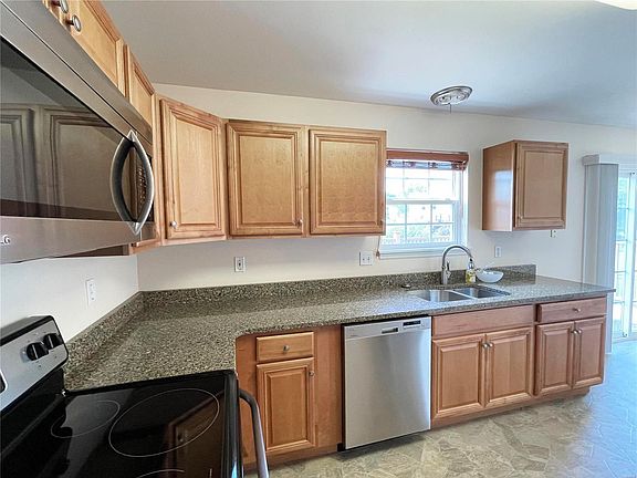 5th image of 519 Highland Estates Dr