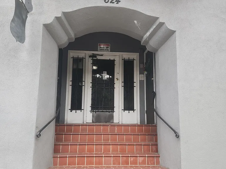 624 Magnolia Ave #5 — Photo 1