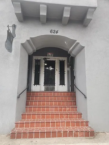 624 Magnolia Ave #5 Photo 1