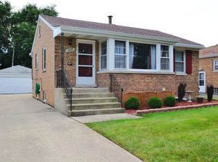 3215 W 98th St, Evergreen Park, IL 60805