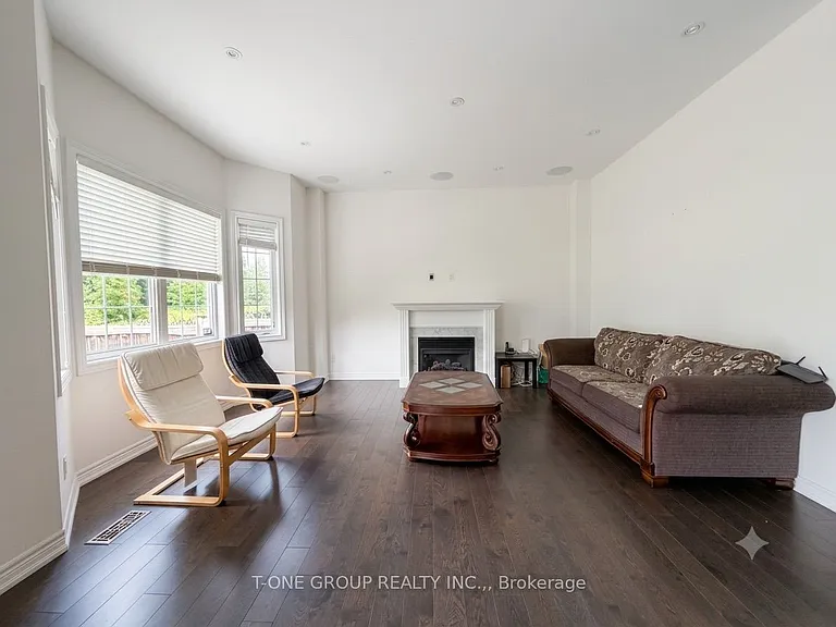 82 Fred McLaren Blvd — Photo 14