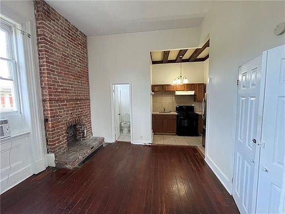 5th image of 1237 Saint Andrew St #D