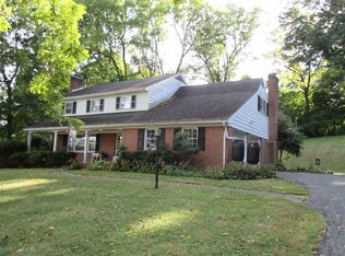 318 Rainbow Dr, Staunton, VA 24401