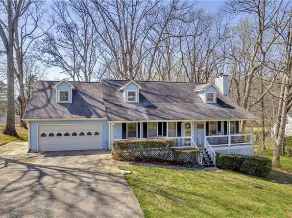 4620 Countryside Dr, Flowery Branch, GA 30542