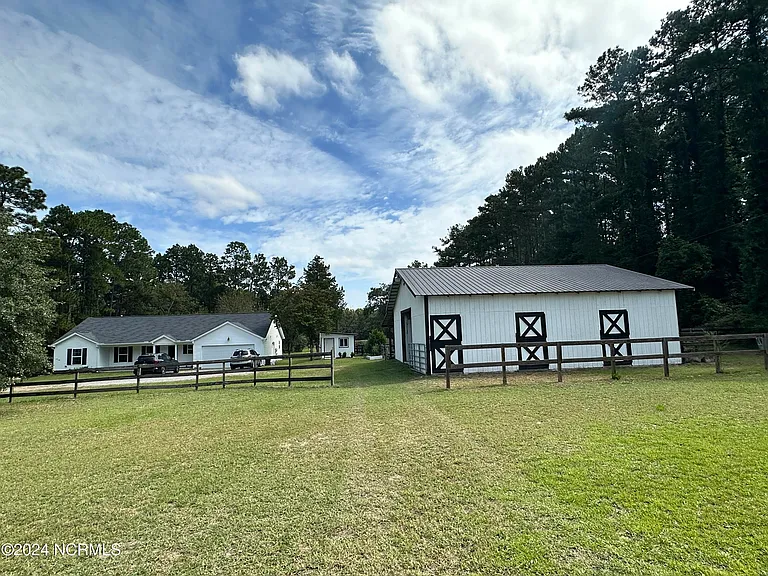 146 Wooster Rd — Photo 11
