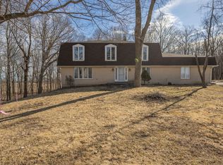 65 Crooked Creek Dr, Yorkville, IL 60560