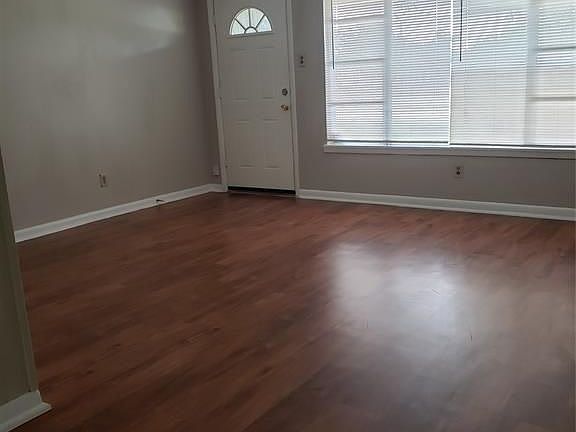 4th image of 526 N Vionett Ln