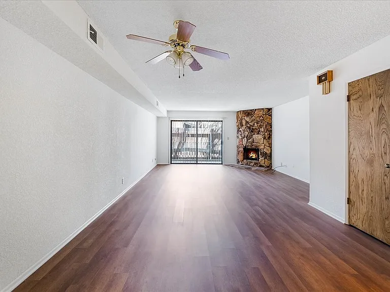 636 E Harvard Rd #C — Photo 2