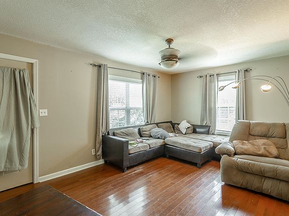 5th image of 544 Lupton Dr