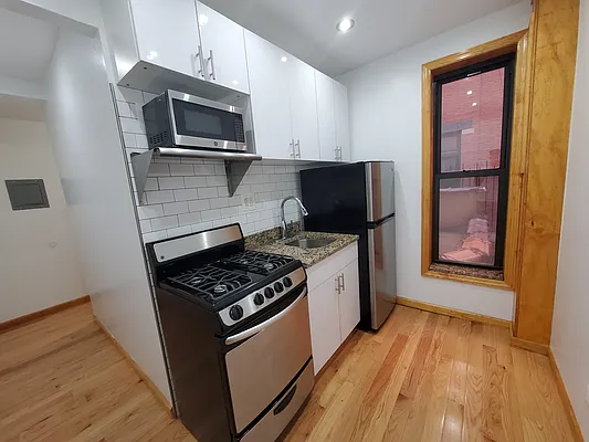 Rented by Douglas Elliman | media 14