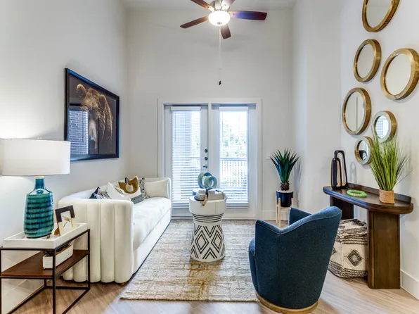 Palladium Carver Living