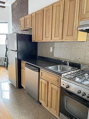 1st image of 107 E 10th St APT 5C