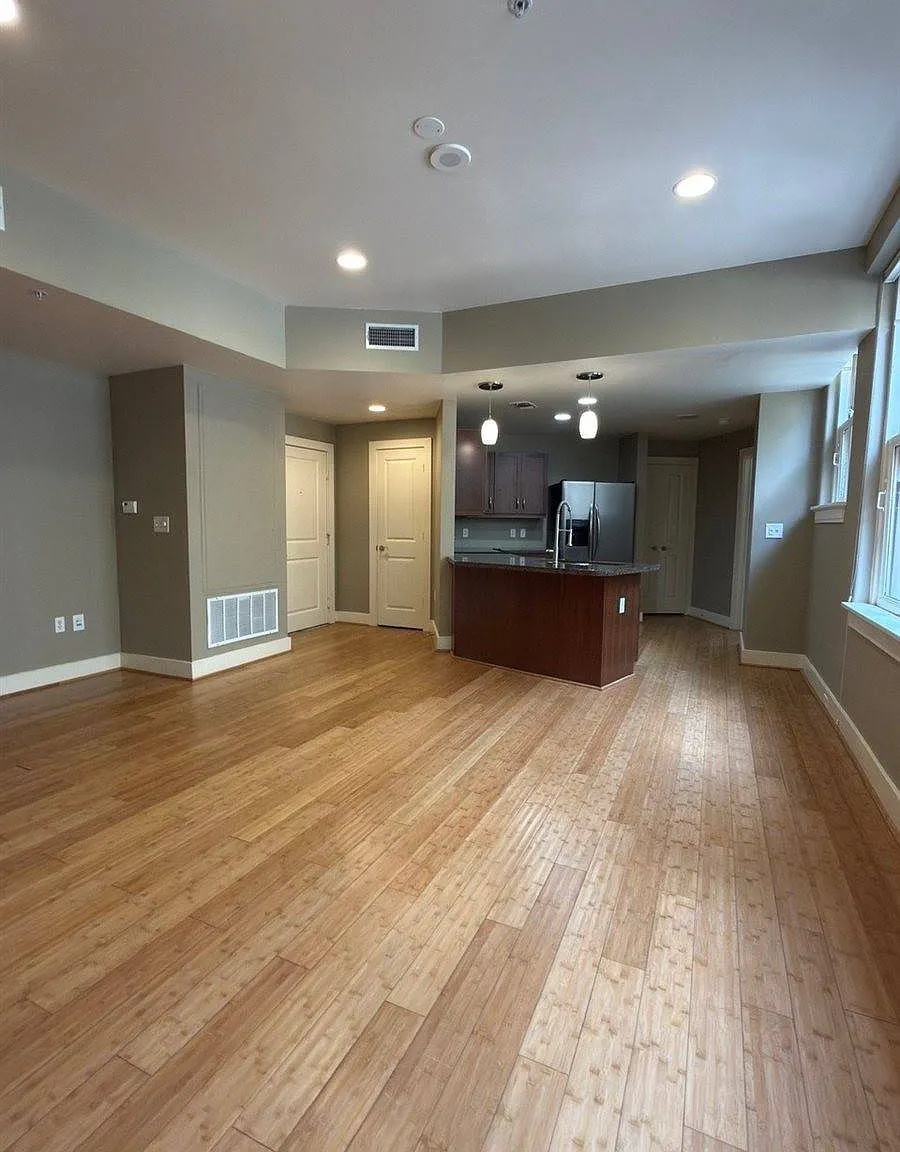 1 bed, 784 sqft, $1,700 — Photo 4