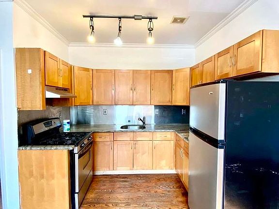 2nd image of 20 Underhill Ave #2C