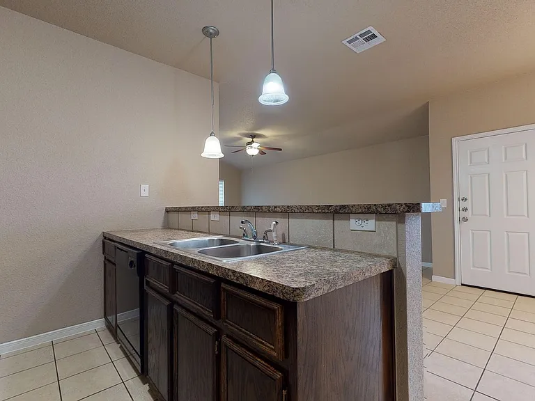 1707 Aztec Trce #A — Photo 16