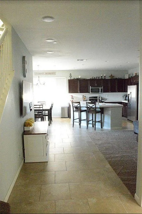 4 bed, 2.5 bath, 1575 sqft, $2,400 — Photo 3